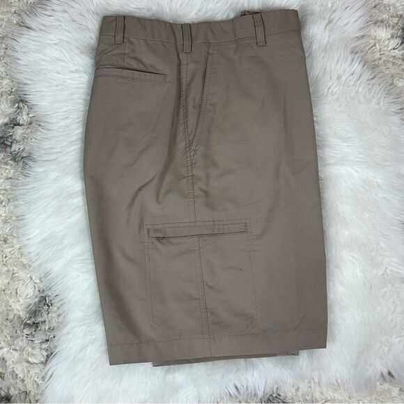 Nike ACG Tan Cargo Shorts for Everyday Comfort - Picture 9 of 10